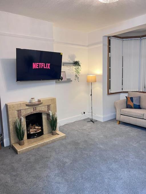 Spacious 3 Bed Flat - Beach Nearby - No Pets Southend-on-Sea Buitenkant foto
