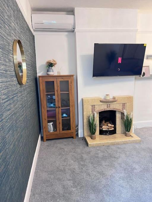 Spacious 3 Bed Flat - Beach Nearby - No Pets Southend-on-Sea Buitenkant foto