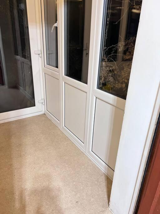 Spacious 3 Bed Flat - Beach Nearby - No Pets Southend-on-Sea Buitenkant foto